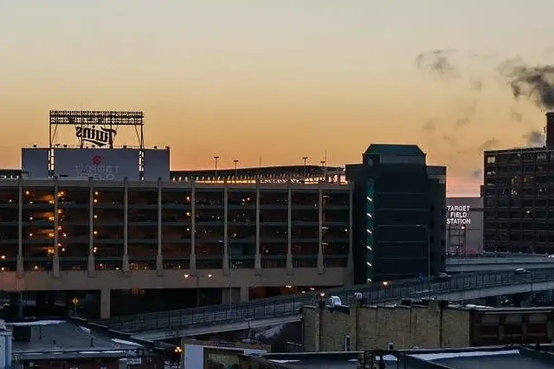 Apartment in Minneapolis, North Loop, Central - View 5