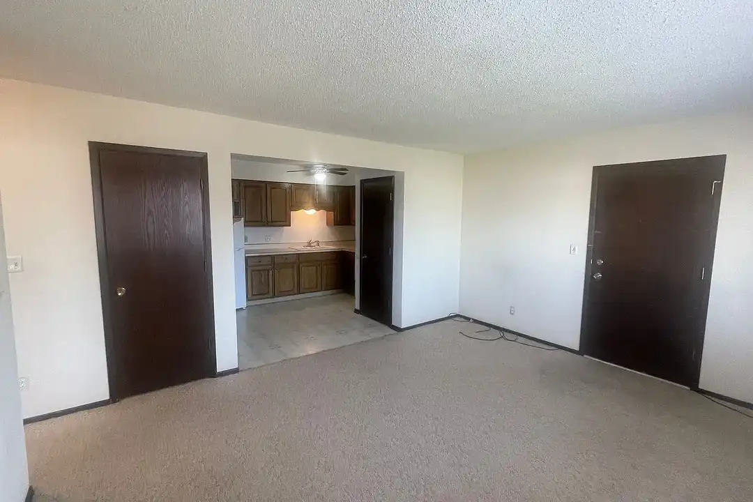 Raceway Apartments – photo 1 of 27