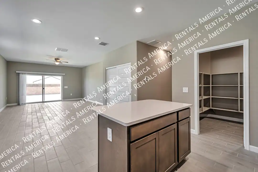 House in Queen Creek - View 5