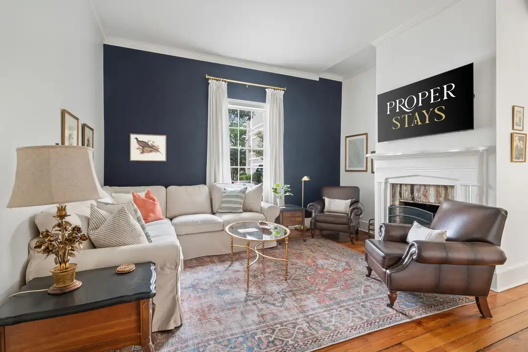 123 Queen St - View 2