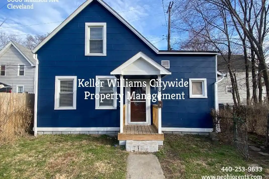 6008 Madison Ave – pohled 2