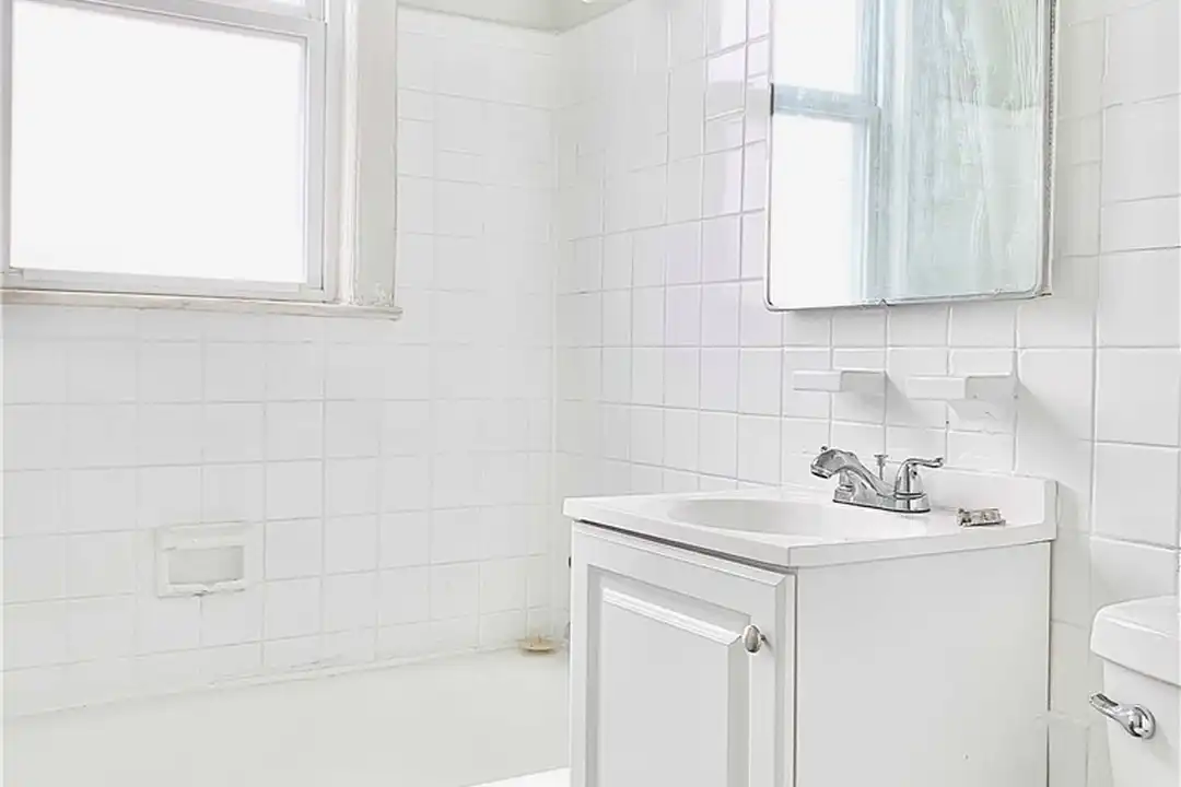 2830 E 130th St unit 8R – pohled 4