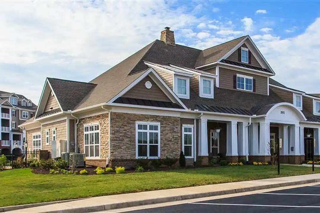 2240 Reserve Cir - View 3