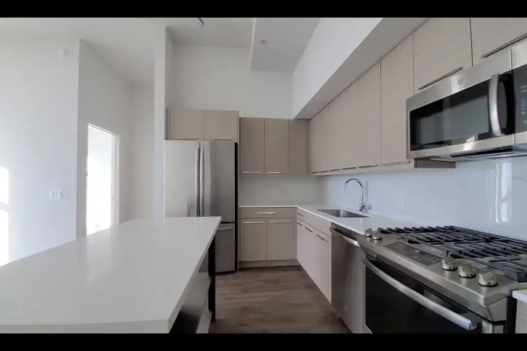 1 N Halsted St – photo 1