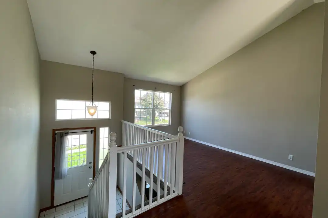 8013 Newport Ave - View 2