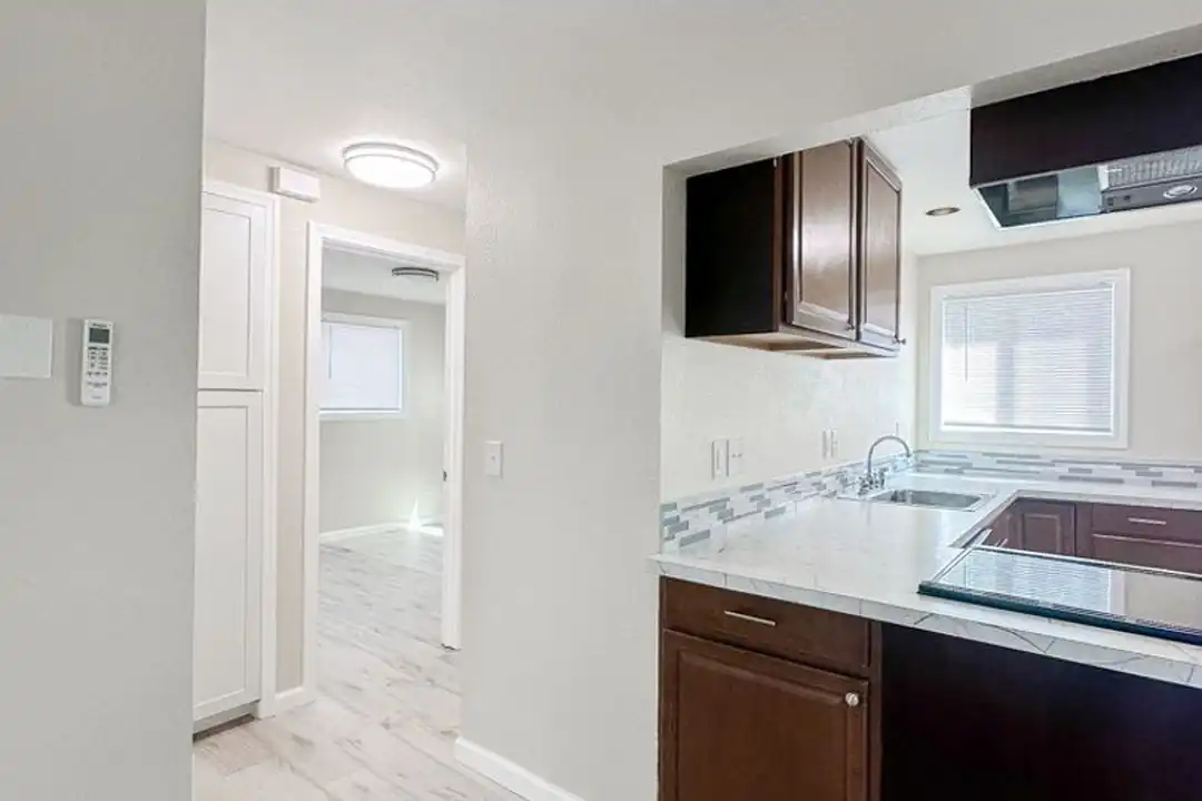180 Garland Way N unit 06 - More
