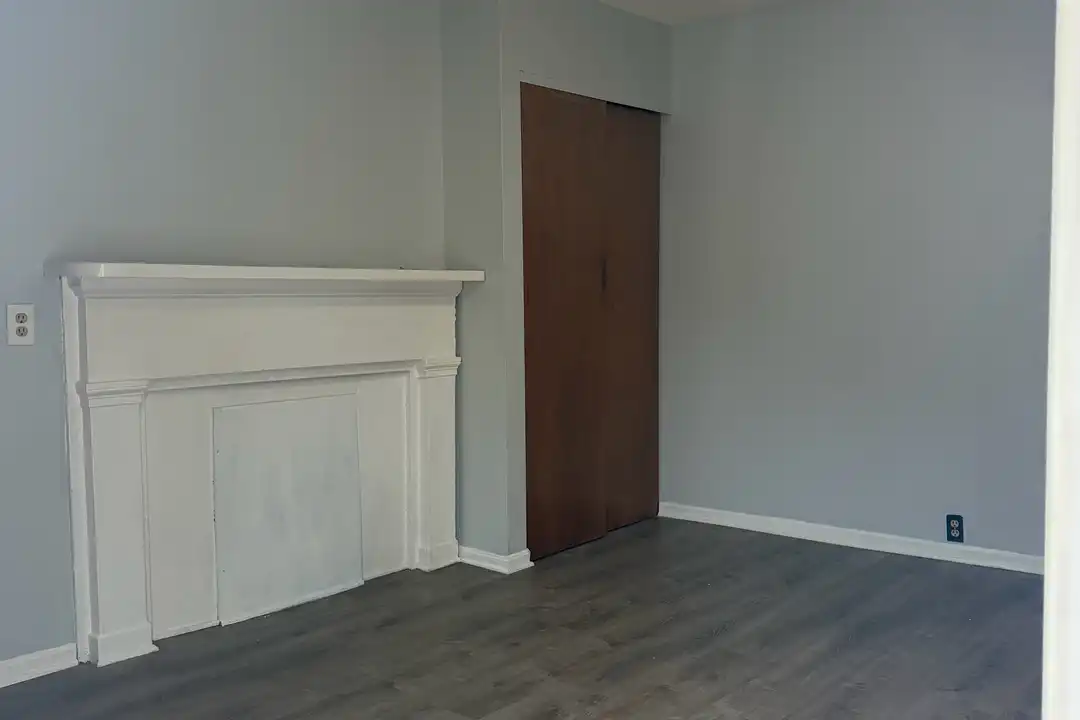 721 Craig St – photo 1 of 2