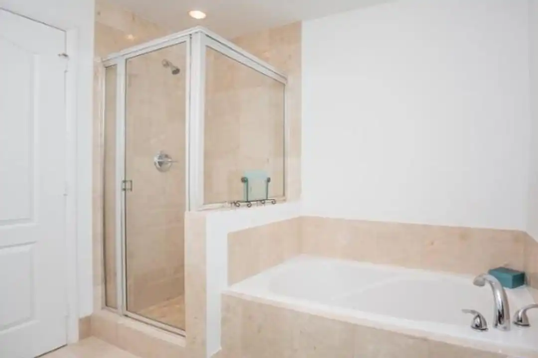 410 Evernia St - View 5