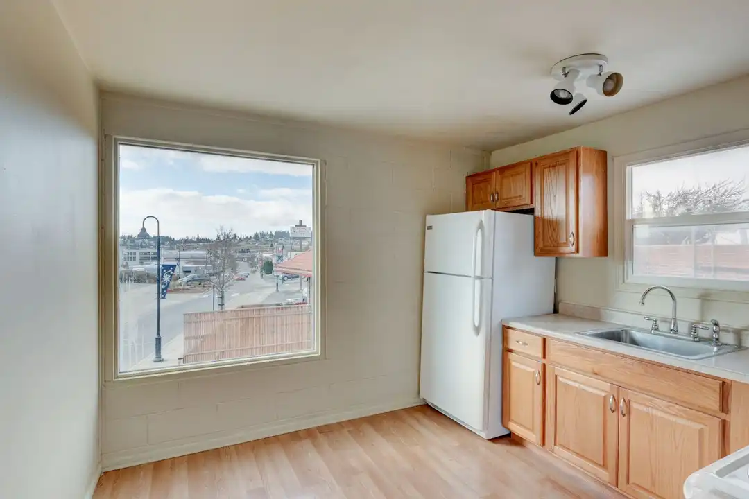 645 SE Fidalgo Ave unit Unit 203 - View 2