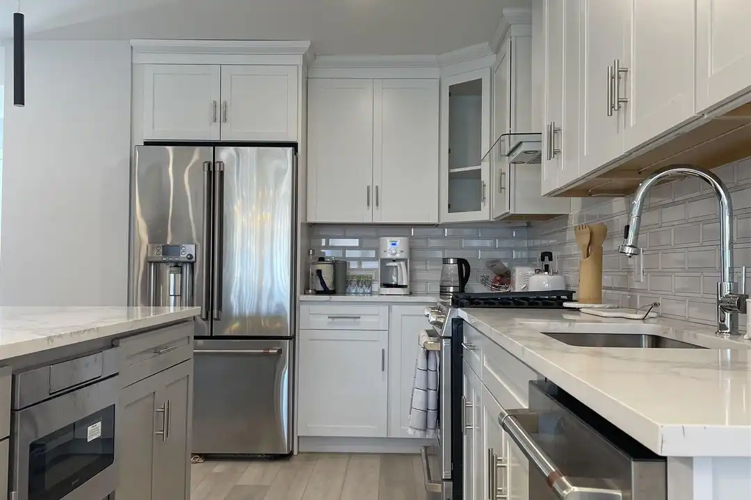 15 N Jefferson Ave #A - View 3