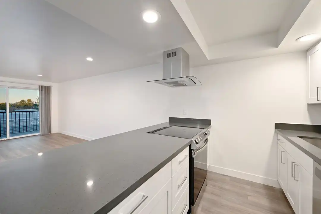 2020 NE 89th St unit 203 – pohled 6