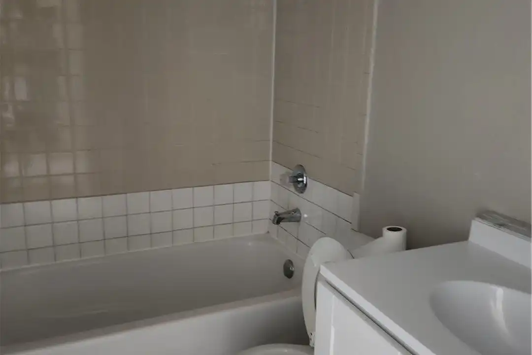 4737 Thunderbolt Ave #1 - View 6