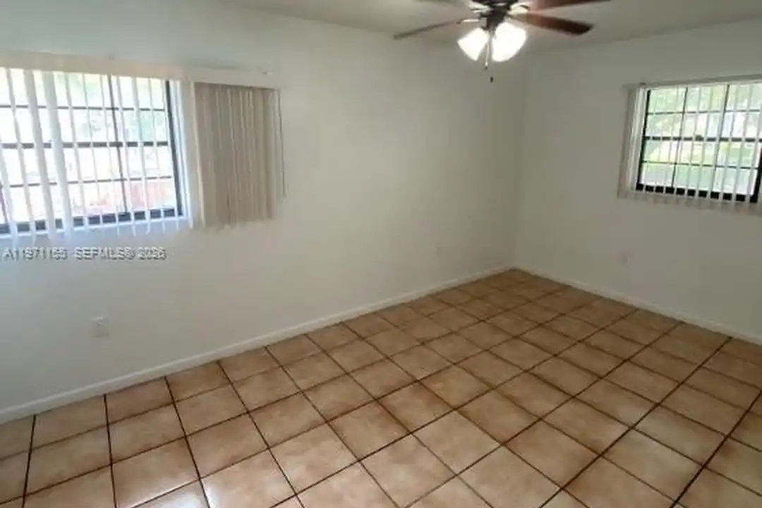 811 NE 199th St #202-33 - View 5