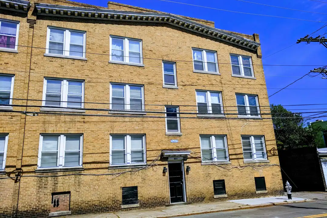 800 N Sheppard St unit Apt. 09 – photo 1
