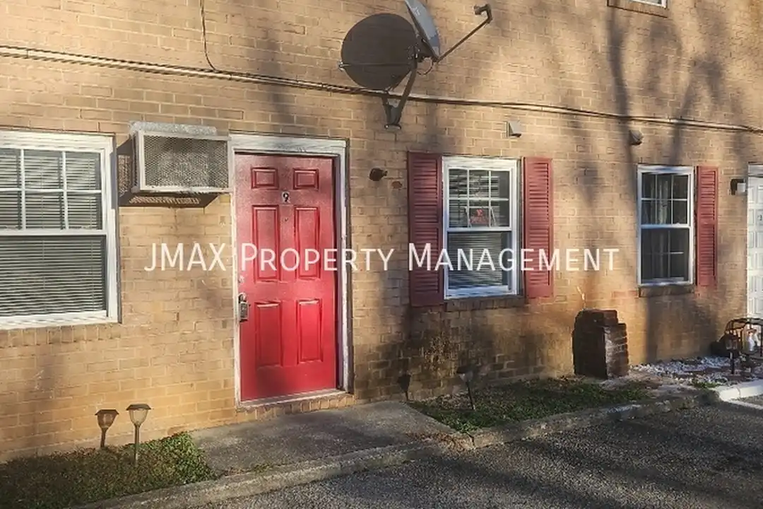 802 Westside Blvd NW unit 9 – photo 1 of 5