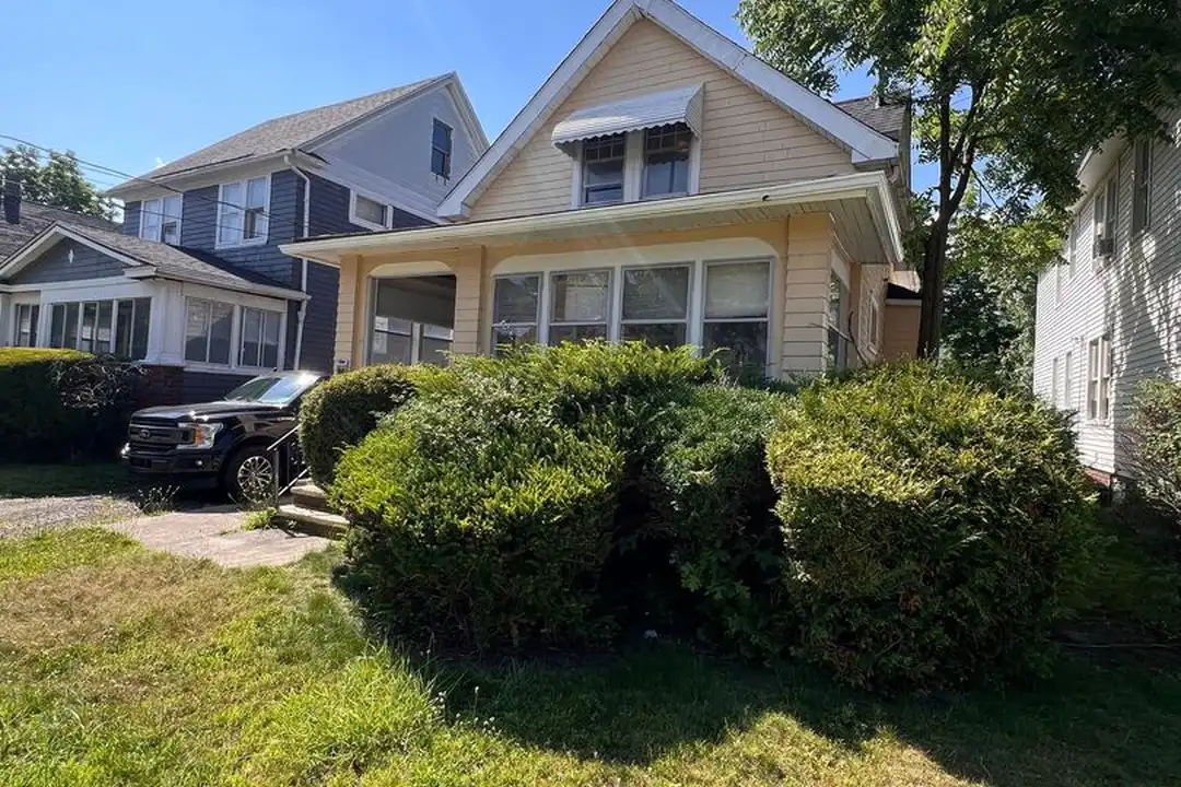 15912 Parkgrove Ave – photo 1
