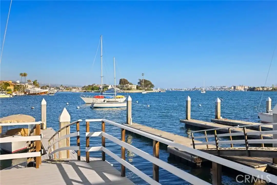 2732 Bayshore Dr - View 4