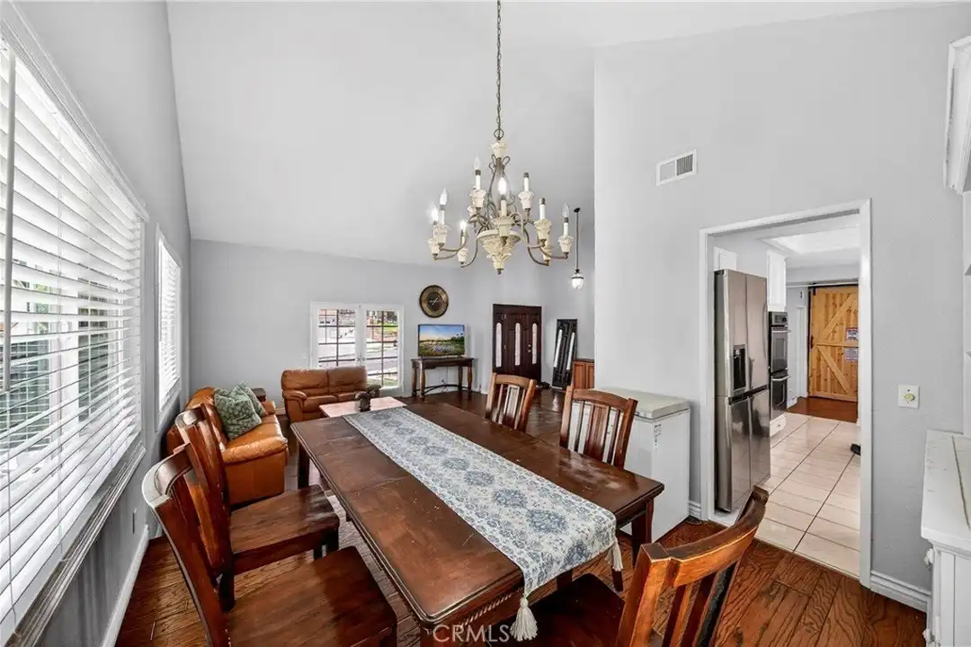2540 Royale Pl - View 5