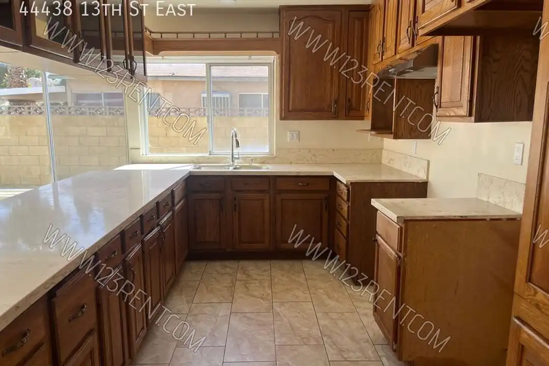 44438 13th St E - View 5