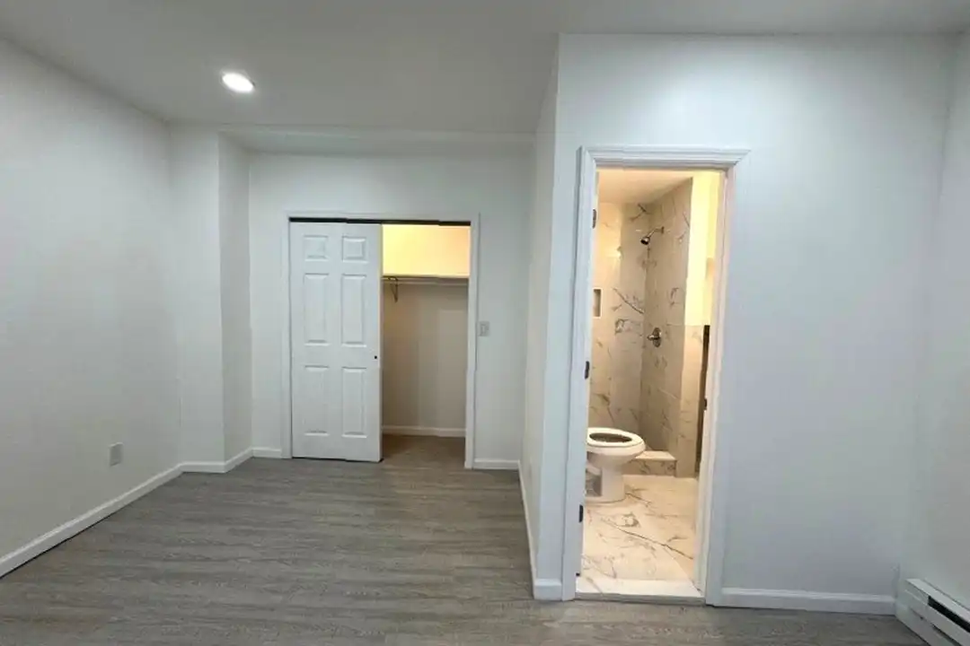 76-78 Market St #1 - More