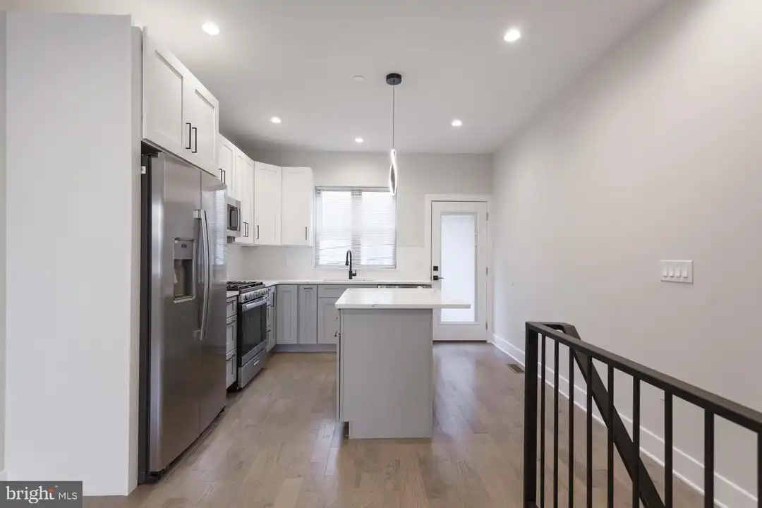 5126 Malcolm St - View 2