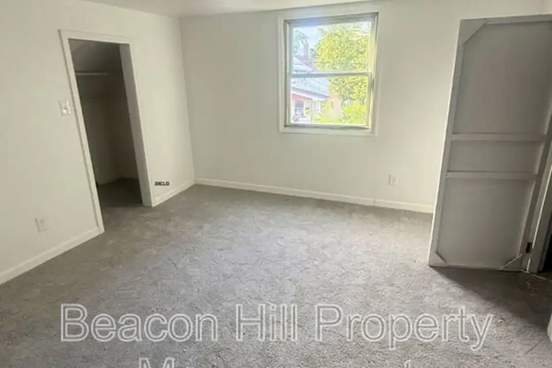 6514 Fullerton Ave - View 2