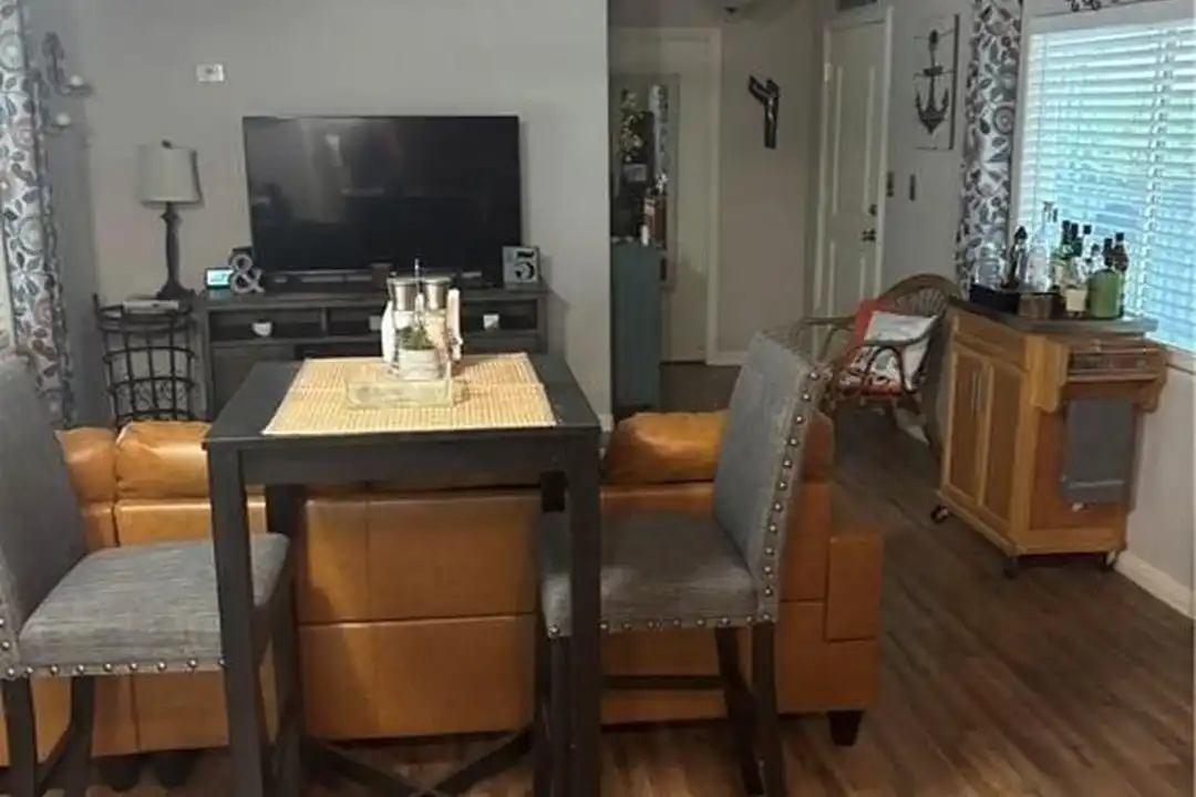 670 Channel Way - View 4
