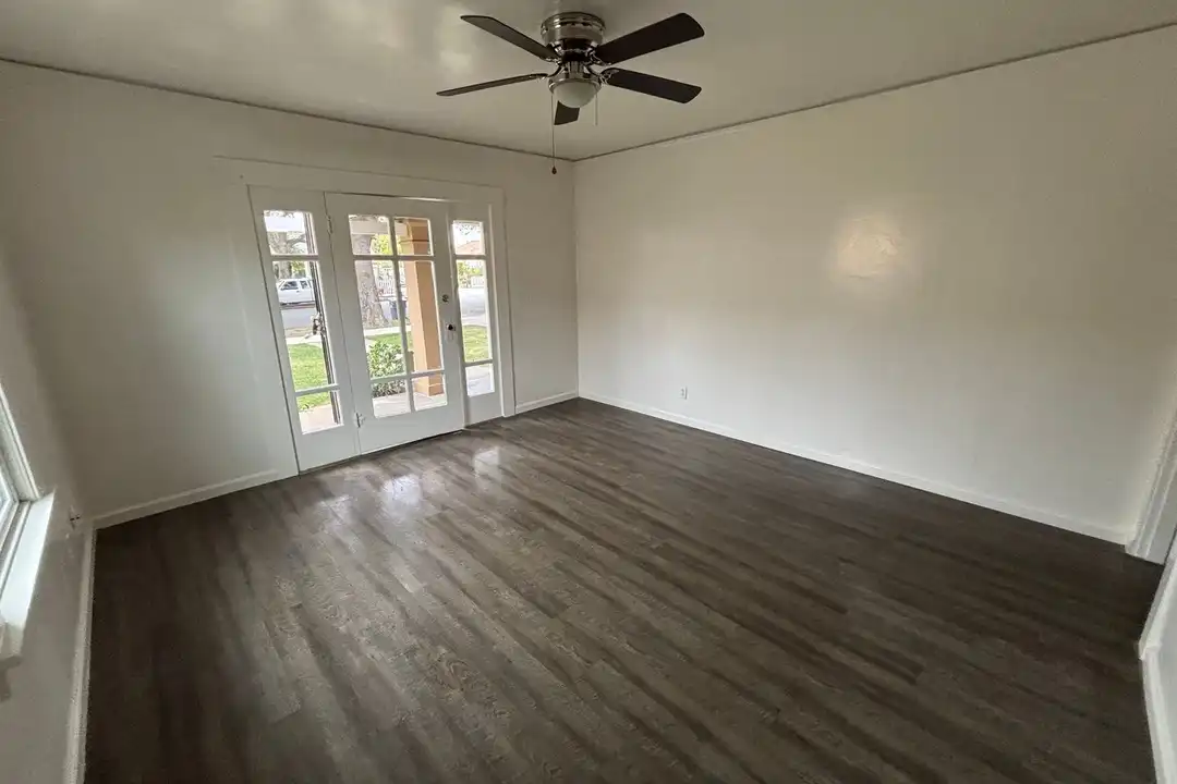 520 E Cypress St - View 5