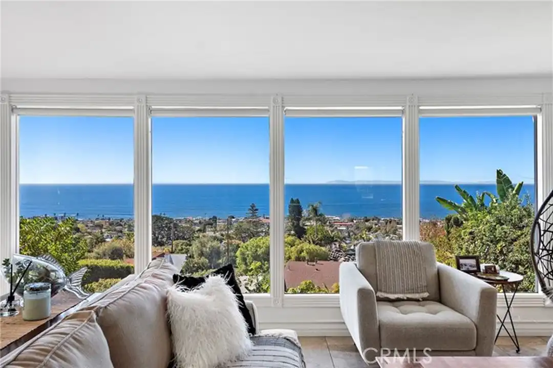 875 Coast View Dr - View 2