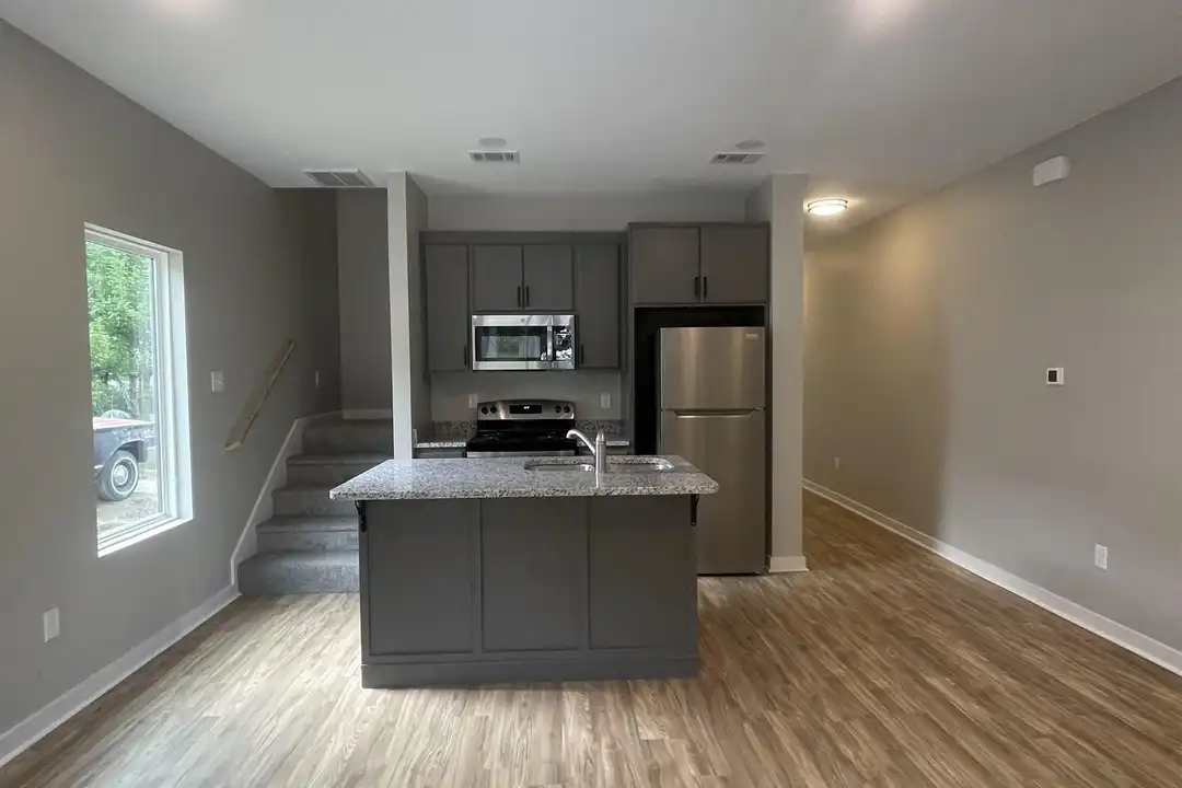 717 W 32nd St #A - View 2