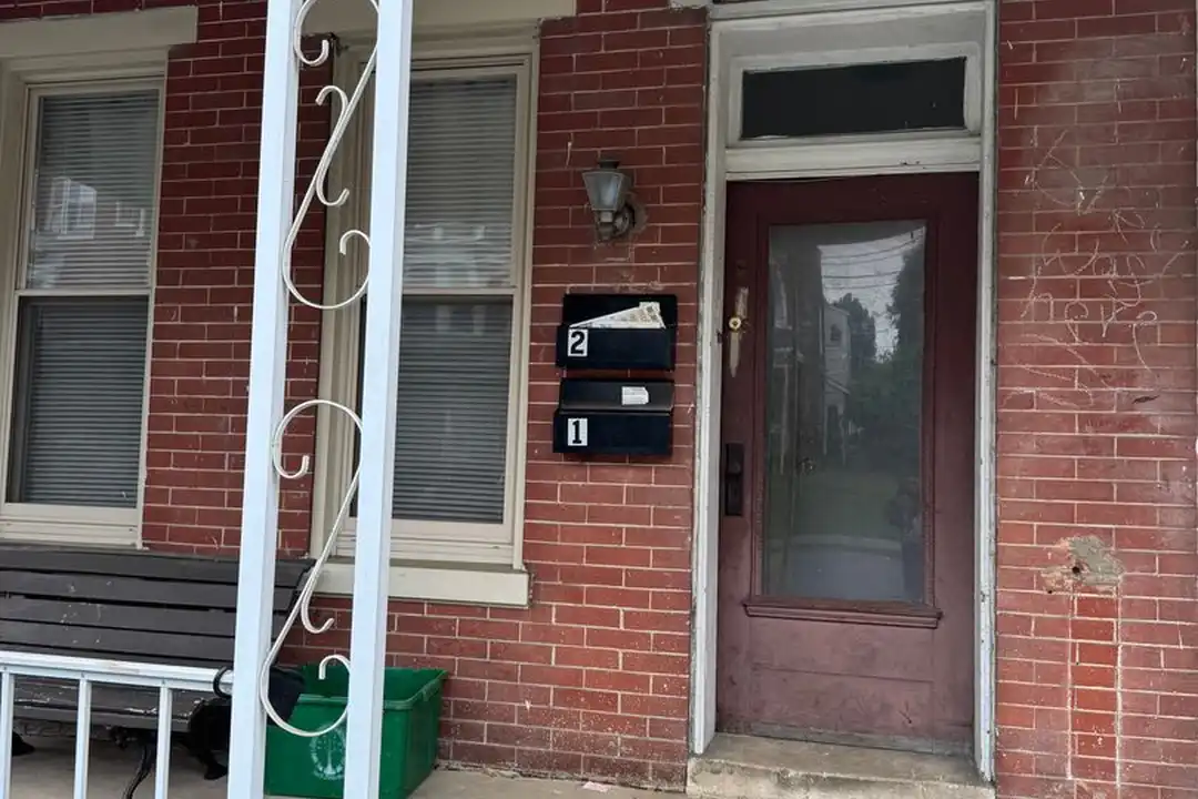 1559 W King St unit Unit 2 – photo 1 of 33