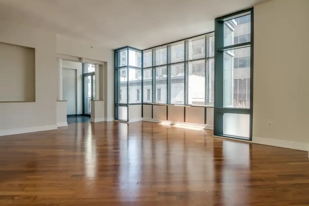 105 Greene St #L4 - More