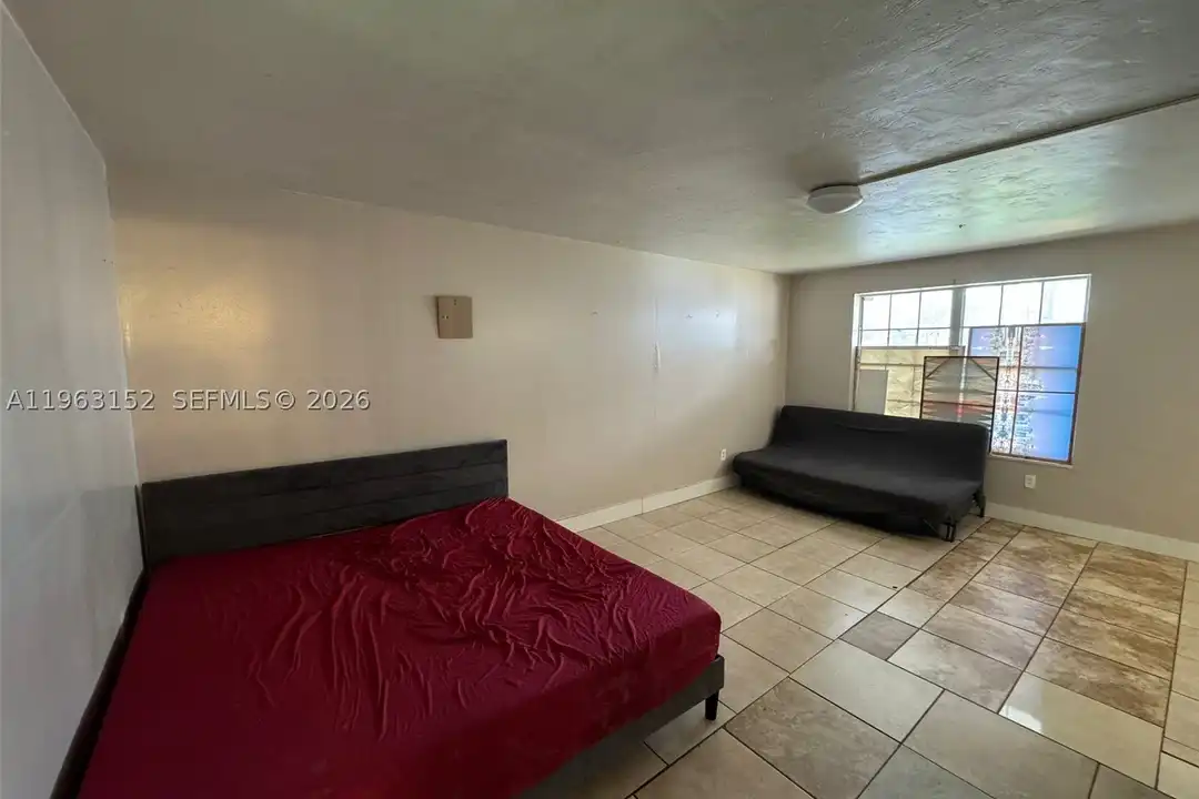 Apartment in Miami - View 5