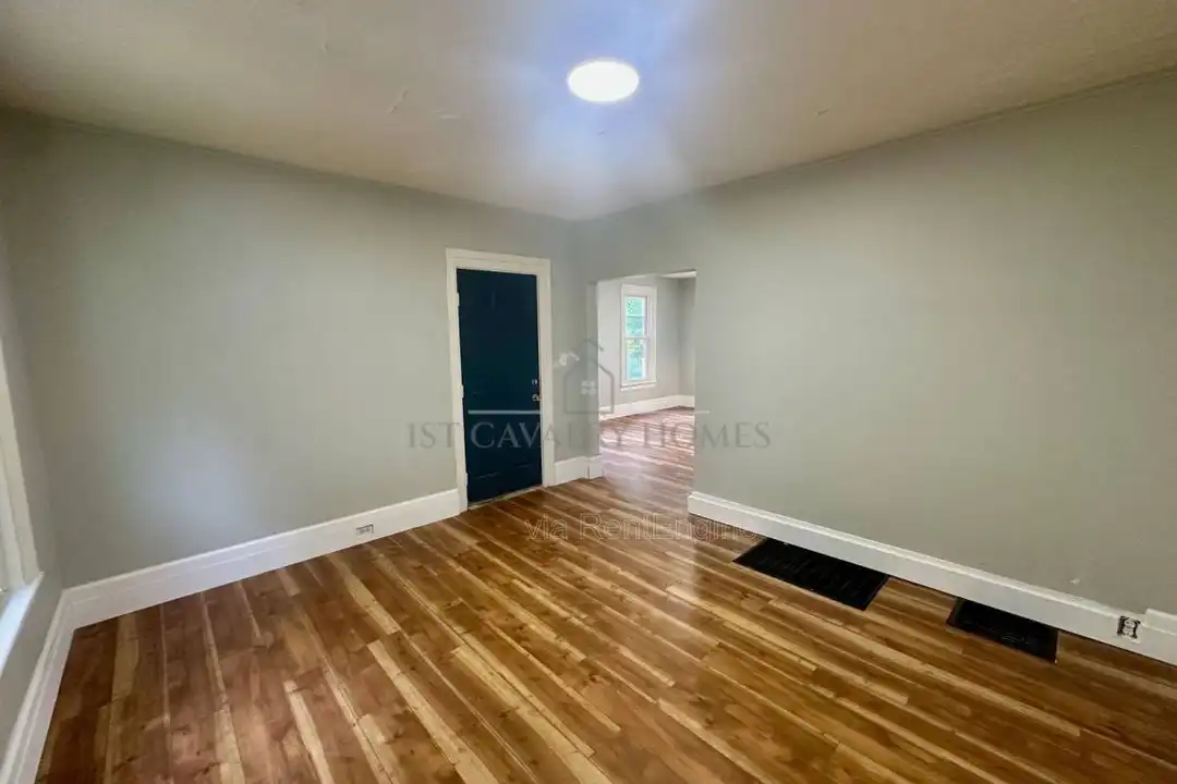251 Arch St – photo 1