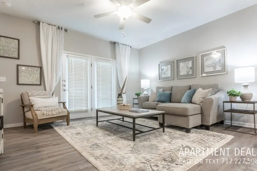 Apartment in Spring - View 5