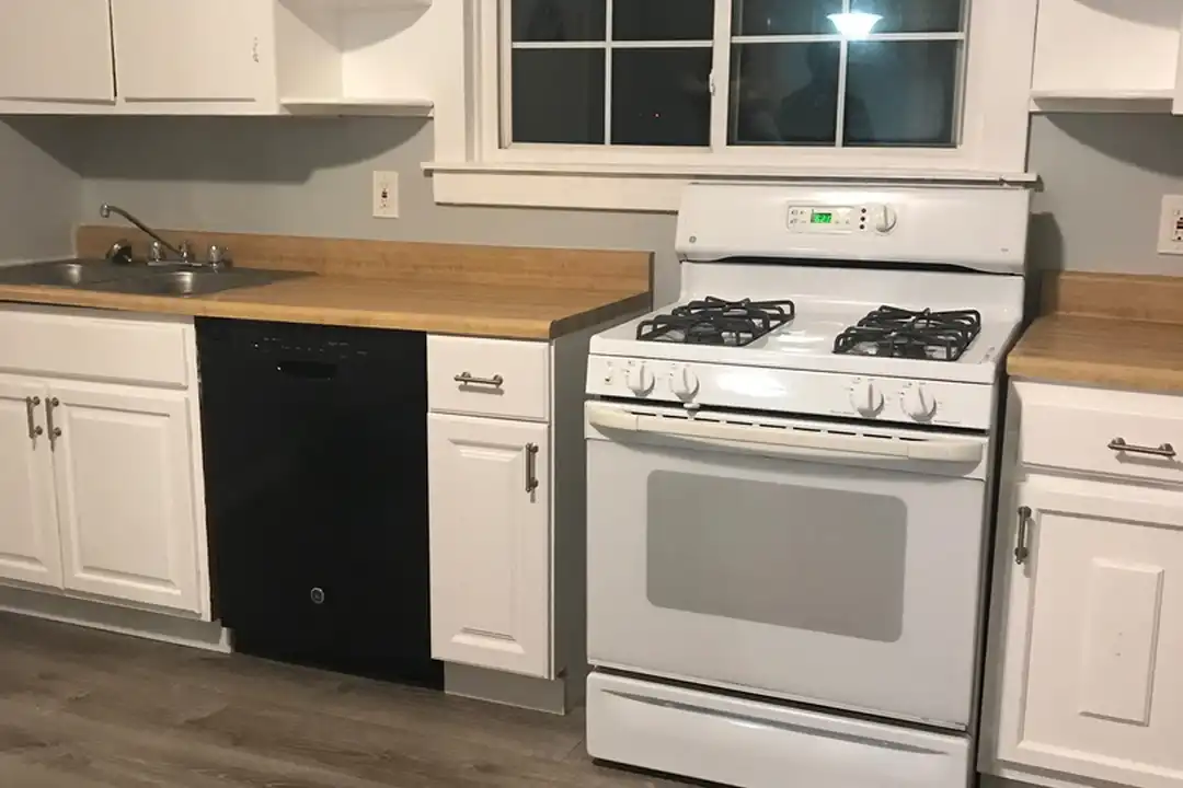 109 Kenova St - View 3