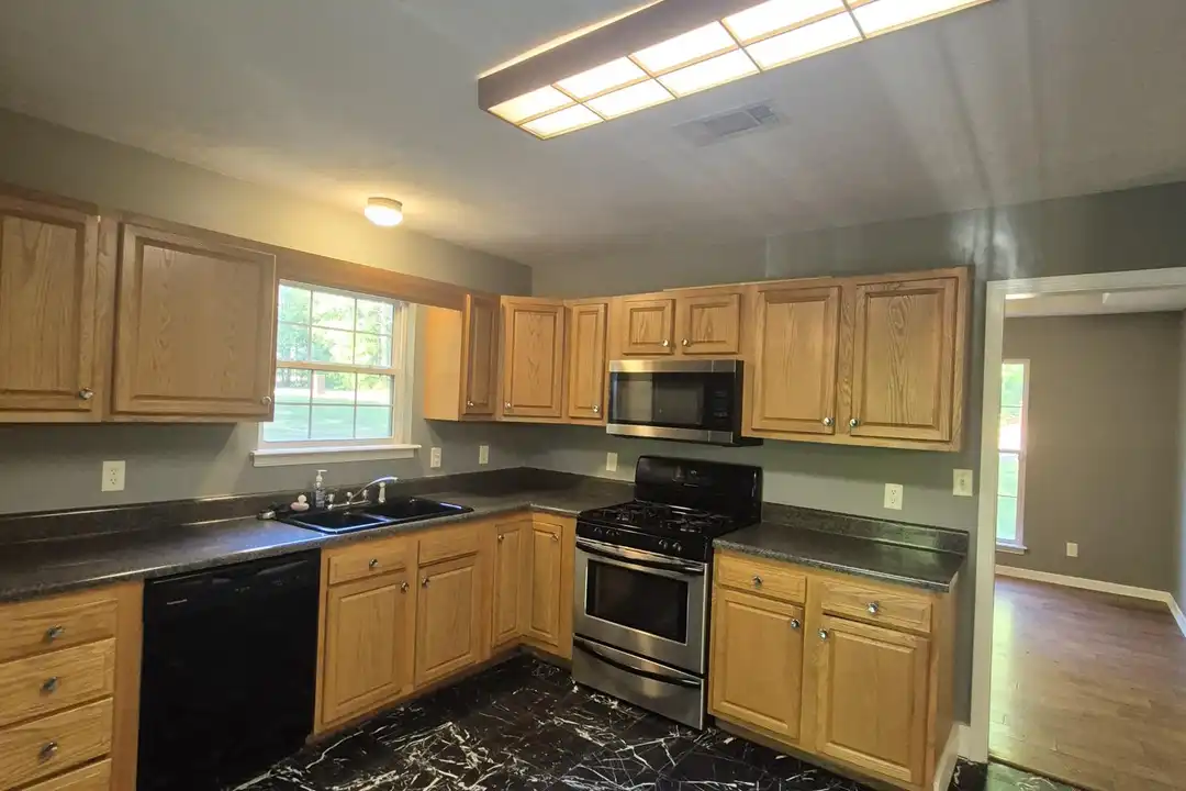 712 Michael Dr – photo 1 of 45