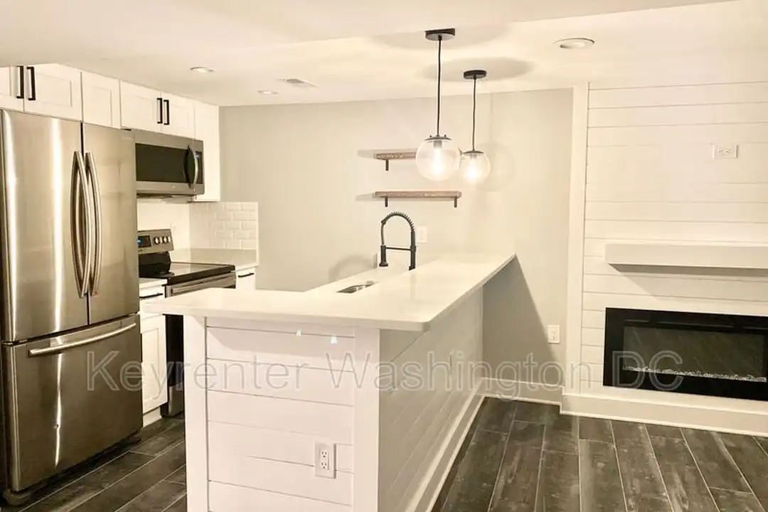 Apartment in Washington - View 4