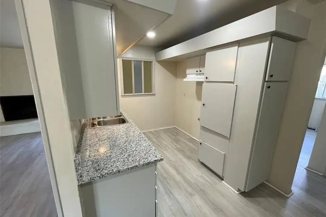 House in Dallas - More