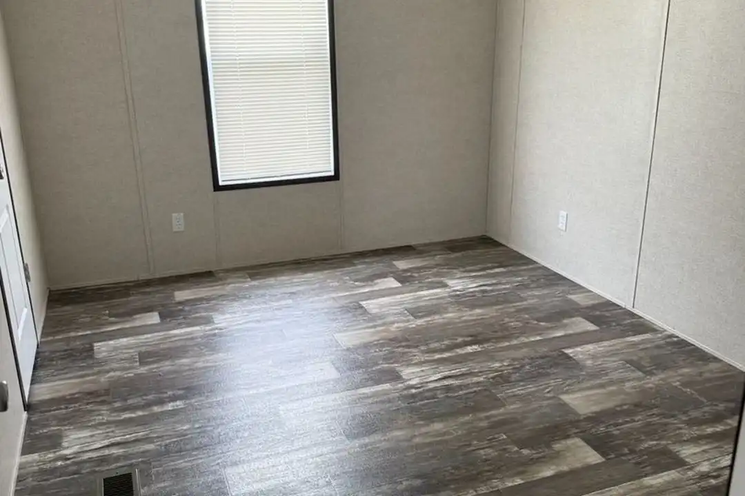 7356 FM 36 - View 4