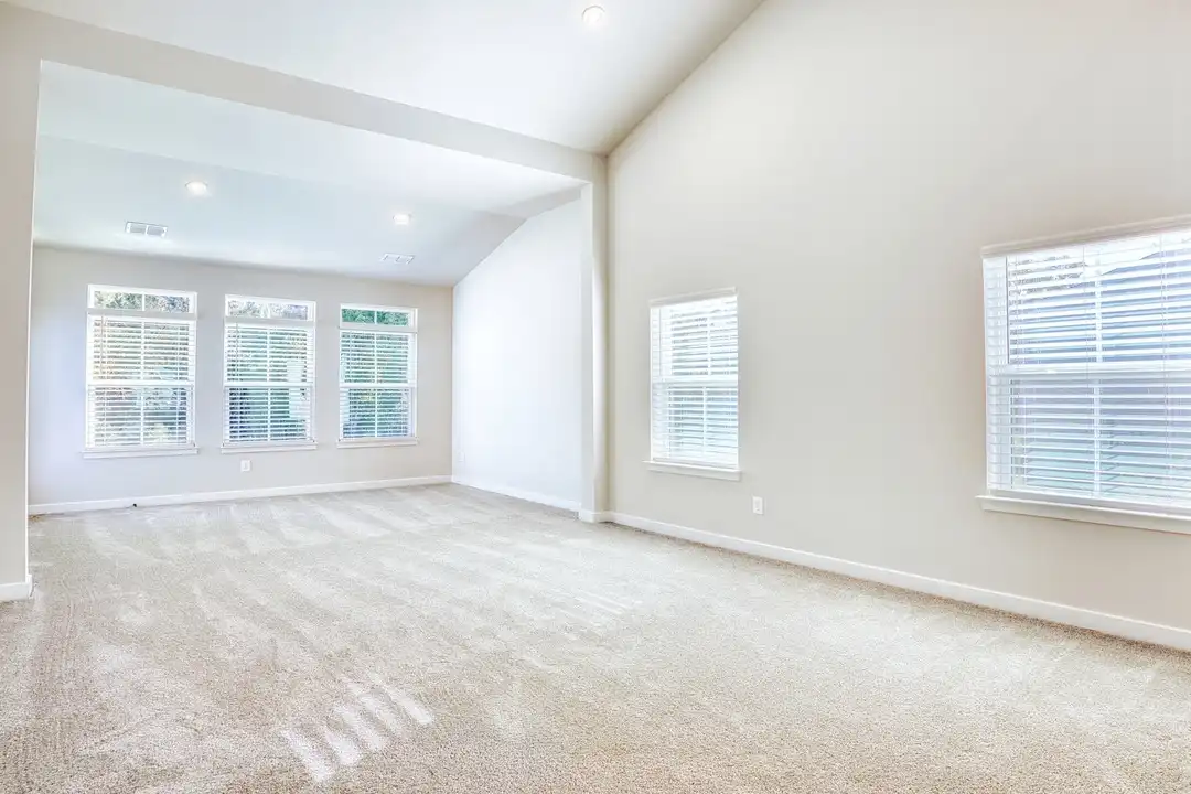 2520 Evander Dr - More