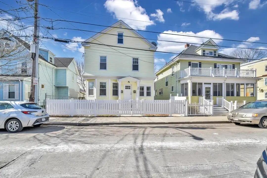 Apartment in Boston, Mattapan - View 2