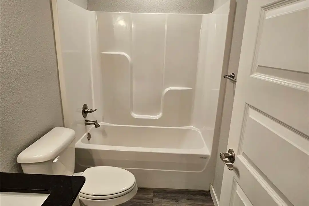 441 Coconut Ln - More