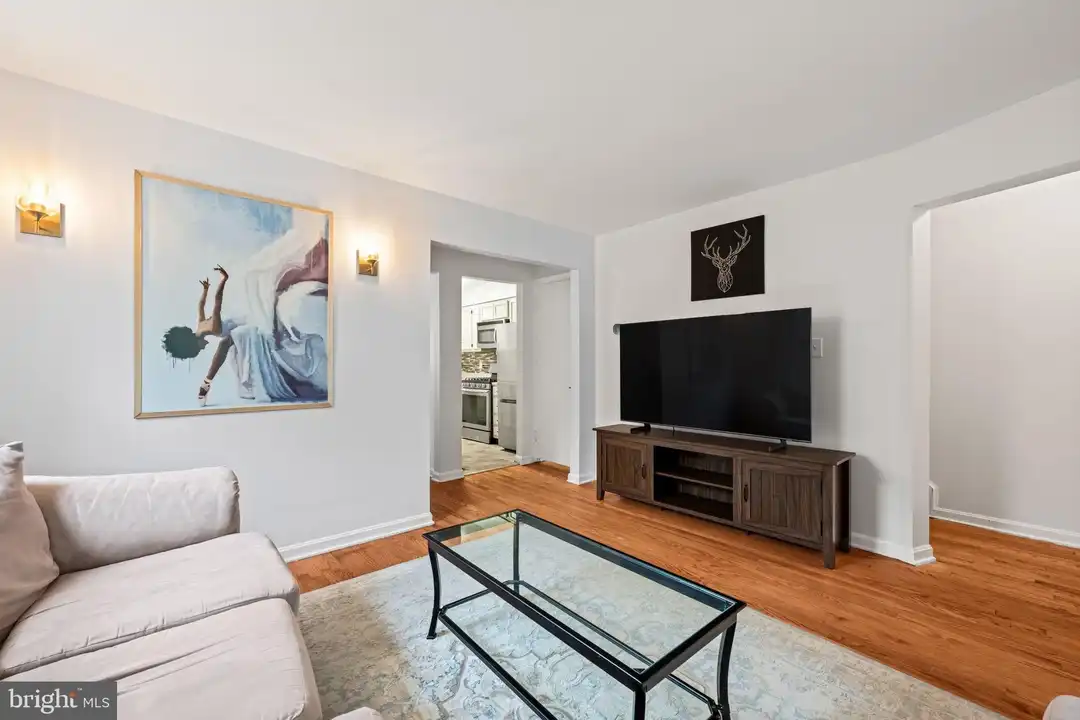 139 Hawaii Ave NE - View 4