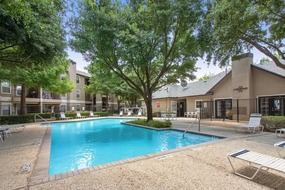 416 N Greenville Ave - View 3