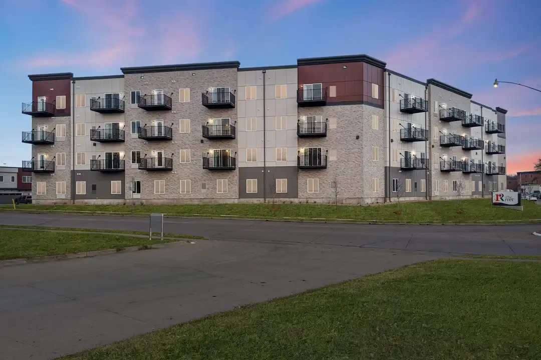 215 2nd St SW unit 215-1114 - View 3