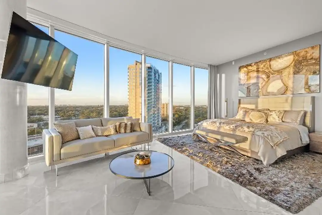 Apartment in Tampa - View 2