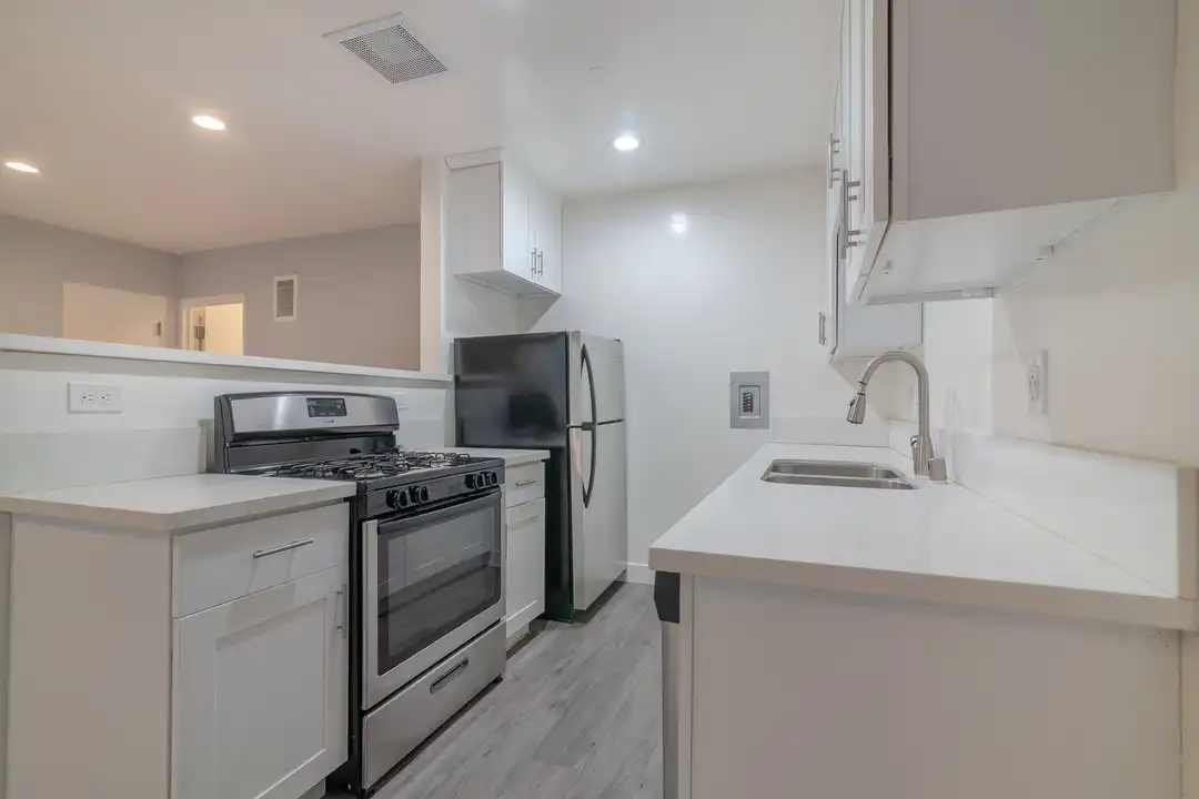 928 4th St unit 03 - View 5