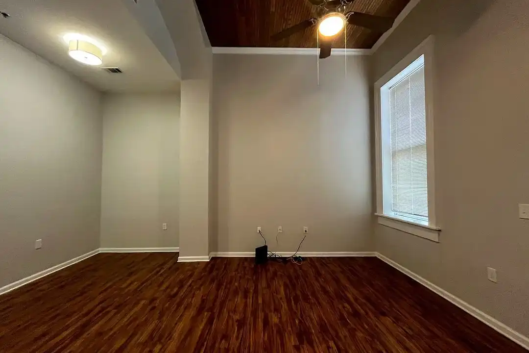 Lofts at Poplar Pointe – photo 1