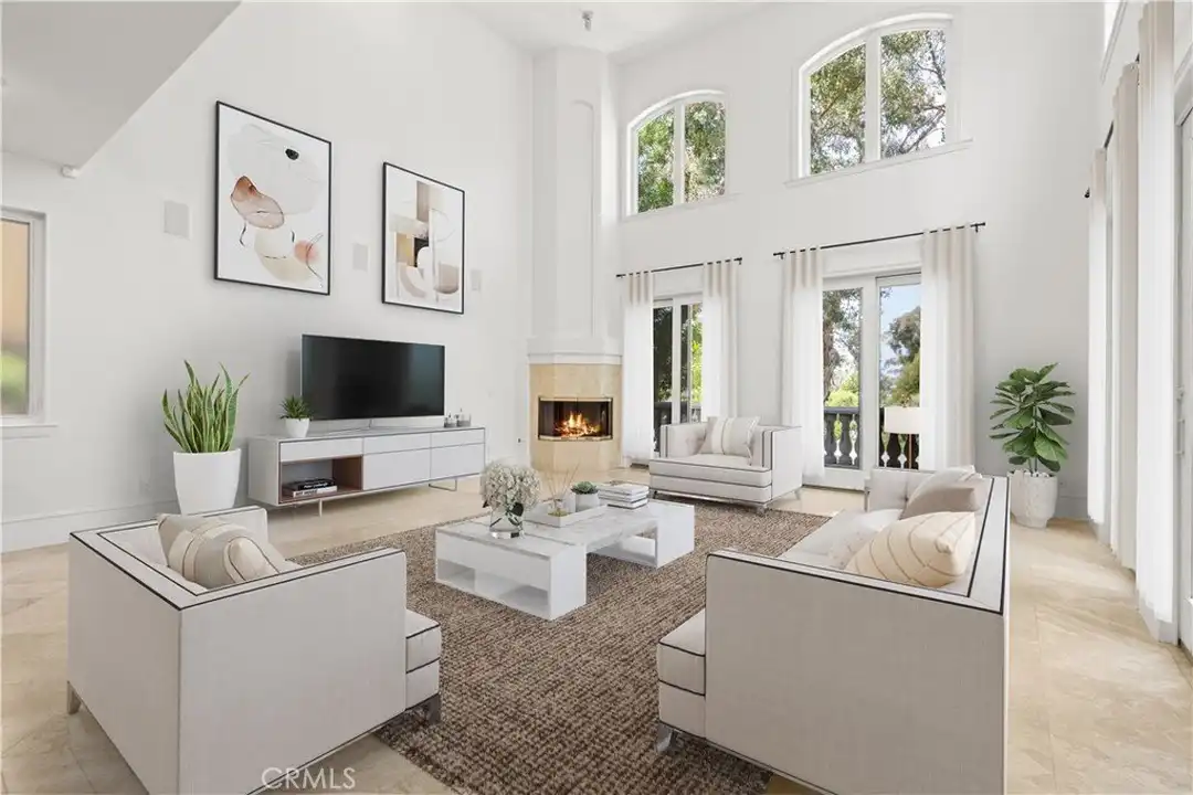 3210 N Ardmore Ave - View 3